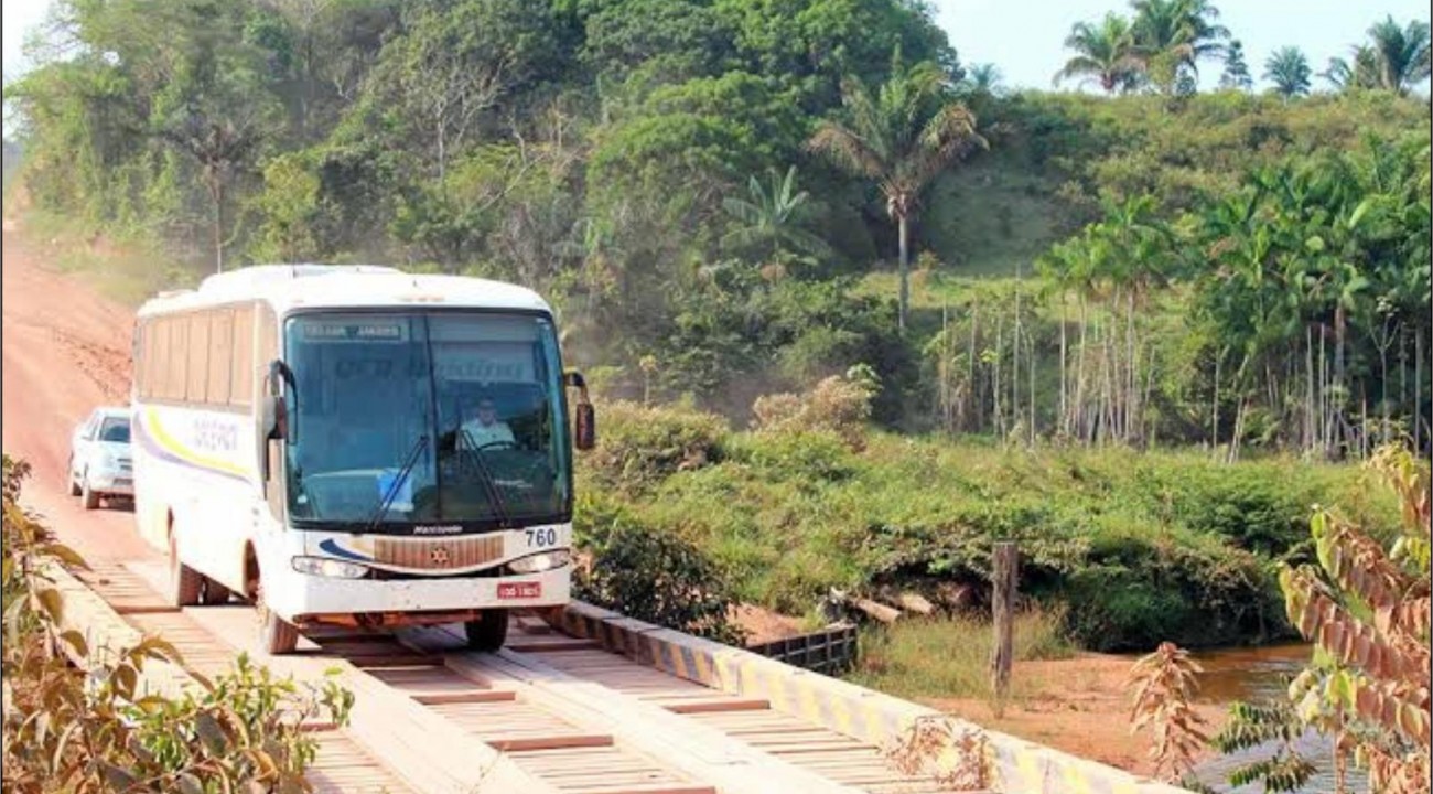 Ônibus que saiu de Belém para Santarém erra rota e fica perdido no oeste do Pará