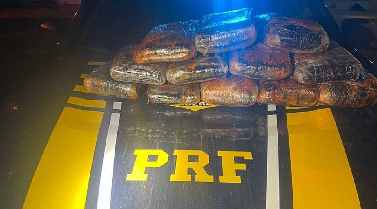 PRF flagra passageira transportando mais de 14kg de drogas dentro de mala em Rurópolis